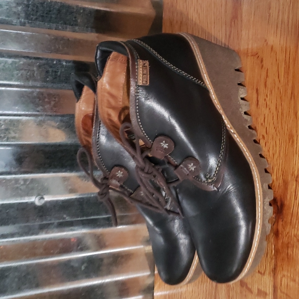 WEEKEND SALE Pinolinos Leather Booties